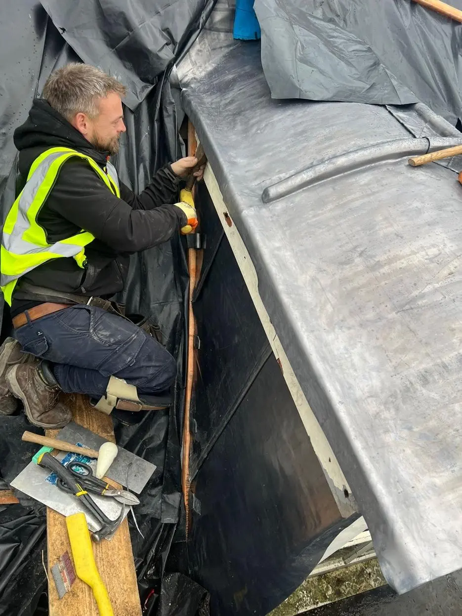 Dressing Lead on Site